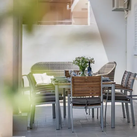 Juliet دوبروفينك